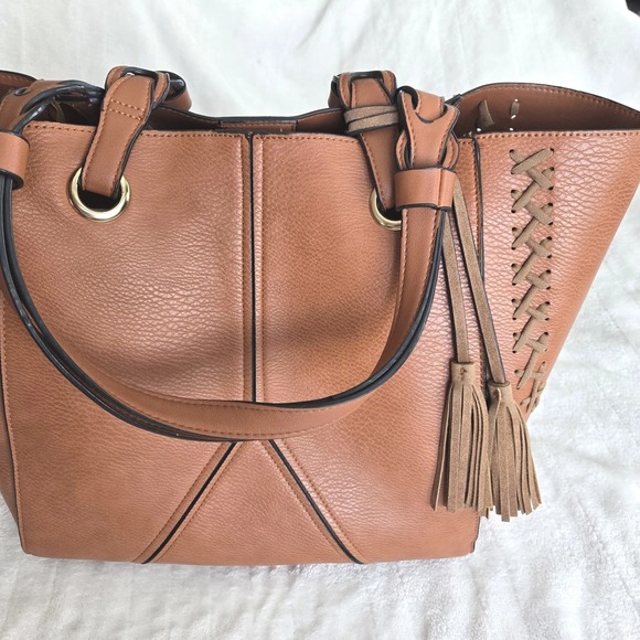 Mellow World Handbags - Boho Whipstitch Tassel Tote Camel‎ Pebbled Faux Leather Slouchy Western Chic Bag